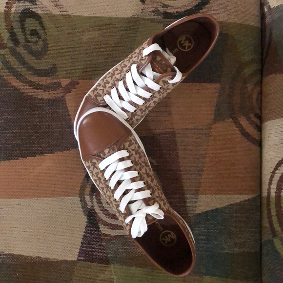 Michael Kors Men’s Sneakers - Picture 1 of 4